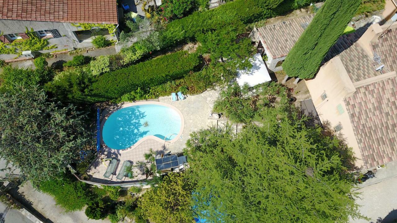 B&B Chez Max Figanières Екстериор снимка