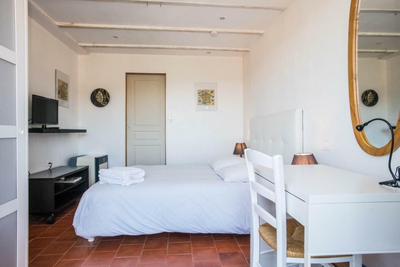 B&B Chez Max Figanières Екстериор снимка